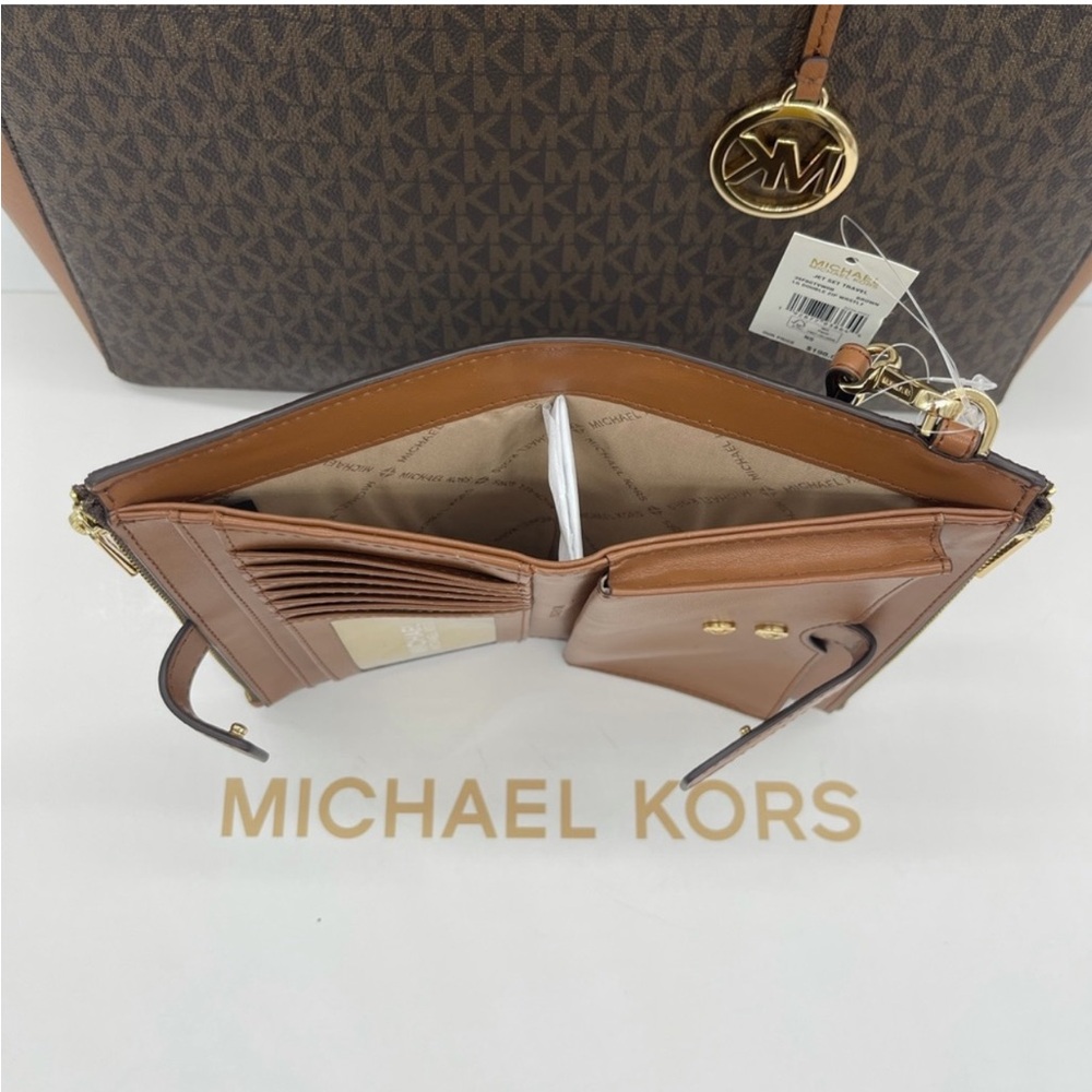 Michael Kors Large Gilly Travel Tote and Double Zip Wallet Wristlet Brown - Picture 11 of 15